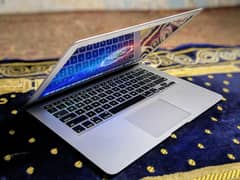 MacBook air 2015 (13.3") | Core i5 | 4GB Ram | 128gb SSD Flash Storage