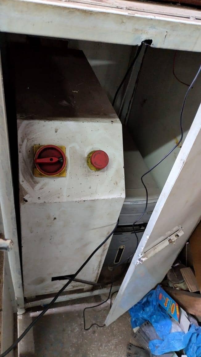 CNC ROUTER CUTTING MACHINE 3