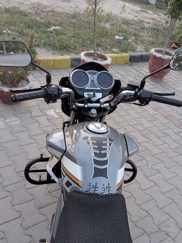 honda CB 150 f 7