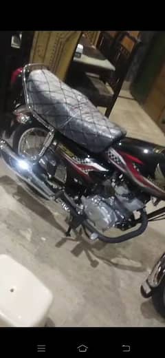 Honda 125 black
