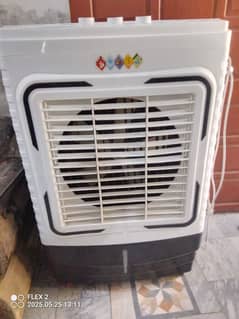 Air cooler with water pack