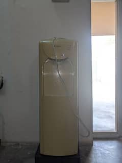 GREE water dispenser