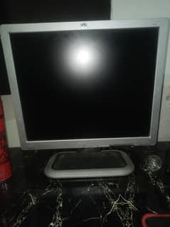 HP L1710 LCD