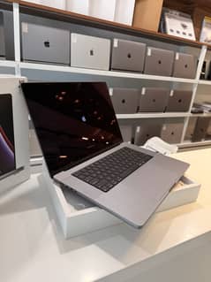 MacBook Pro 16" M2 Max Ram 32 GB SSD 1TB Excellent Condition