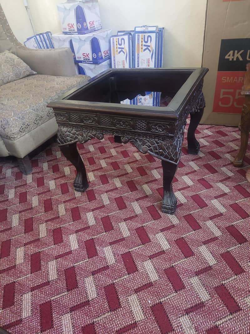 5 seater good quality sofa set with  3 tables 4