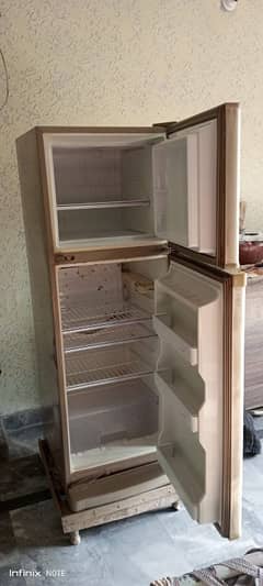 dawlance refrigerator