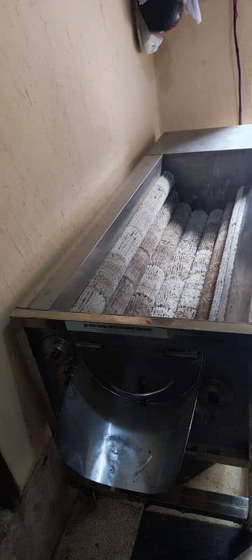DUST REMOVAL, SHINER, CLEANER MACHINE FOR FRUITS VEGETABLES DATES ETC 2