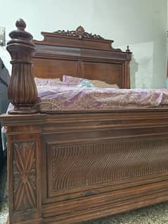 Bed King Size with site