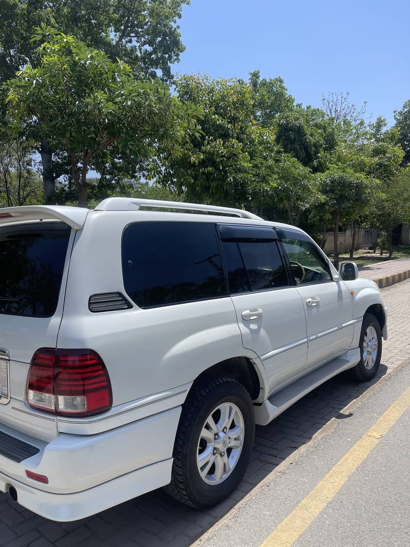 Toyota LandCruiser Grand Cygnus 4.7L V8 3