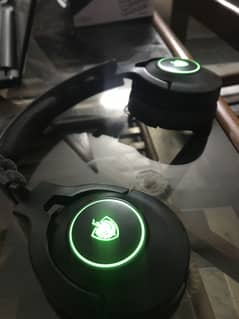 Phonikas Q9 headphones