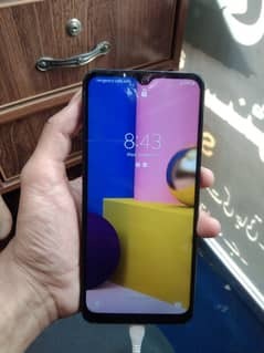 Samsung A12 mobile hai 4GB Ram 64GB memory box Sath hai