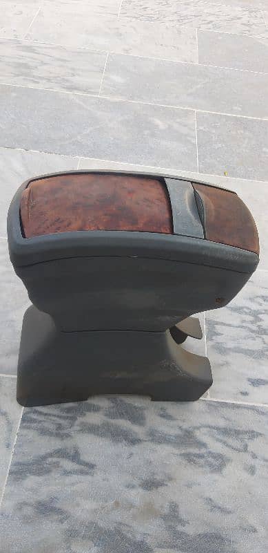 URGENTLY SALE ARMREST CONSOLE BRAND NEW CONDITION IMPORTED QUALITY
