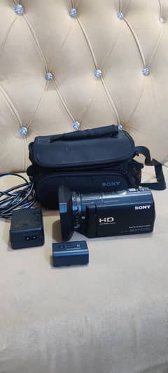 SONY HDRCX580 NEW BOX PACK WITH ALL ACCESSORIES