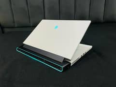 Dell Alienware M15 Core -i9 10th GEN RTX 3070 32GB Ram 1TB RAID SSD