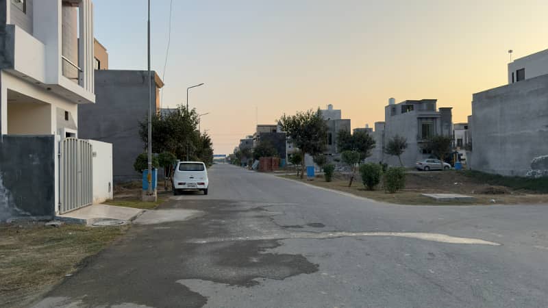 Cheapest 3 Marla Plot For Sale In Umer Block 6