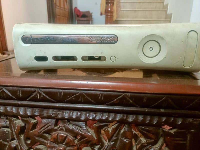Xbox 360 with j-tag which helps to download game with copy and paste 6