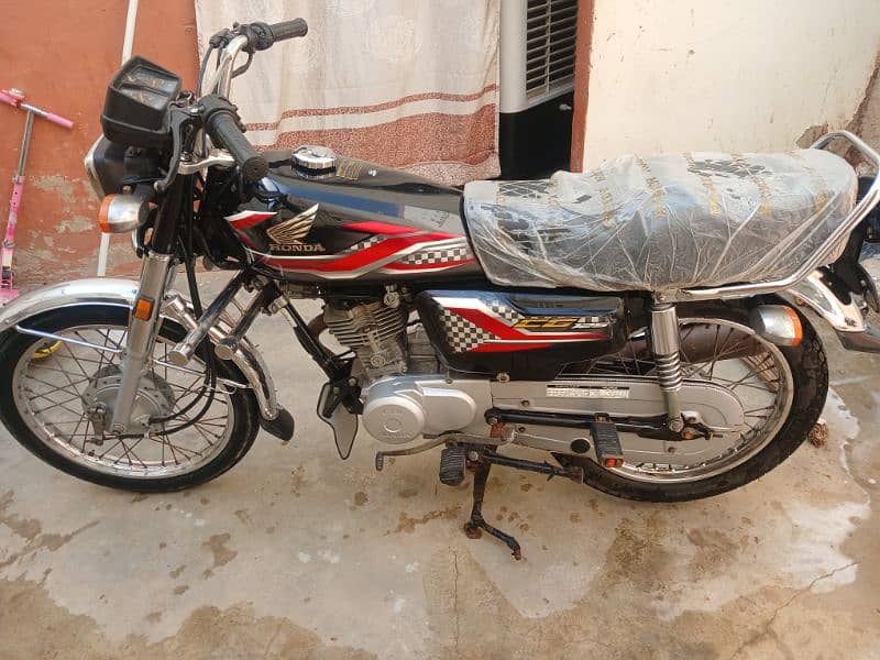 CG 125 Model 2024 immaculate Condition less driven 5
