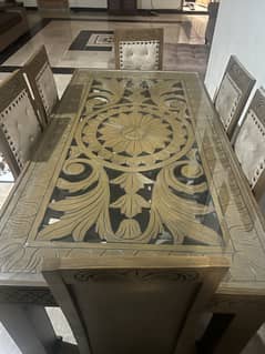 Dinning table for 6 persons