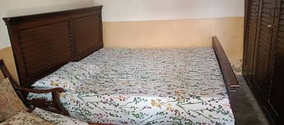 King size Bed with Master Molti Foam and Dressing Table for Sale
