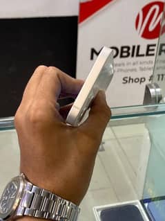 I phone 13 256gb 83b. h Factory unlock with box