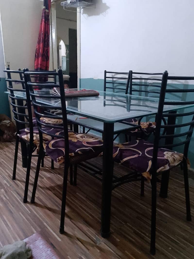 dining table excliint condition 2