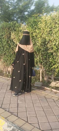 Different Abaya's available in Noor Clothing shop