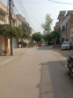 House is available for Sale Near Ladies Park