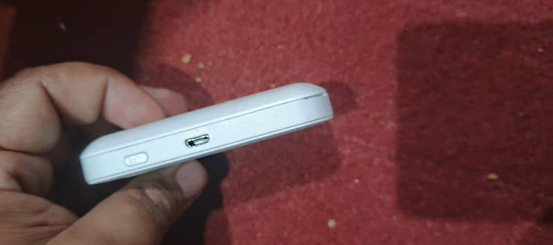 10/10 condition Zong MBB device 2