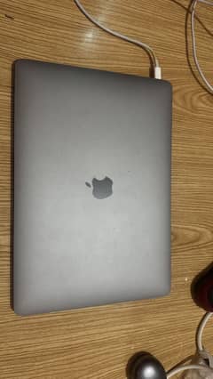 MacBook Air M1 8/256GB - 87% Battery Health