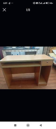 computer table for sale in excellent condition