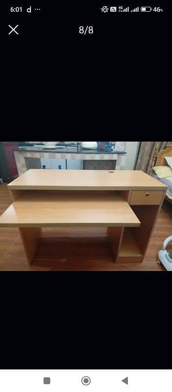 computer table for sale in excellent condition 7