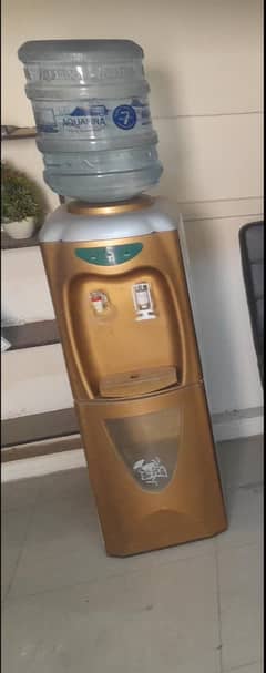 Water dispenser Hot & Cold
