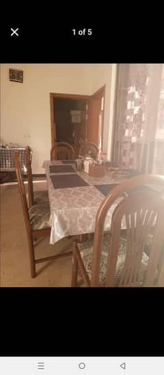 good condition dinning table