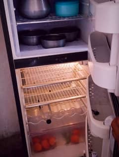 Orient fridge. . . medium size. best condition. cooling bilkul ok Hy.