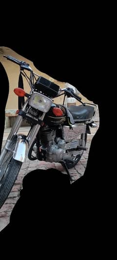 125 SELF START SAMPLE EDITION RED COLOR ORIGINAL FUEL TANKS 2020 MODEL