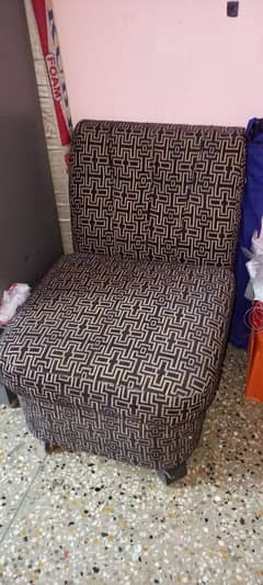 7 Seated sofa set for sale
