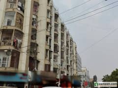 Flat Available 3 bed DD 6th floor with Lift on Rent near johar chowrangi Block 15 vip area