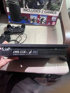 PS4 Slim 500 GB with 2 Controllers and Box