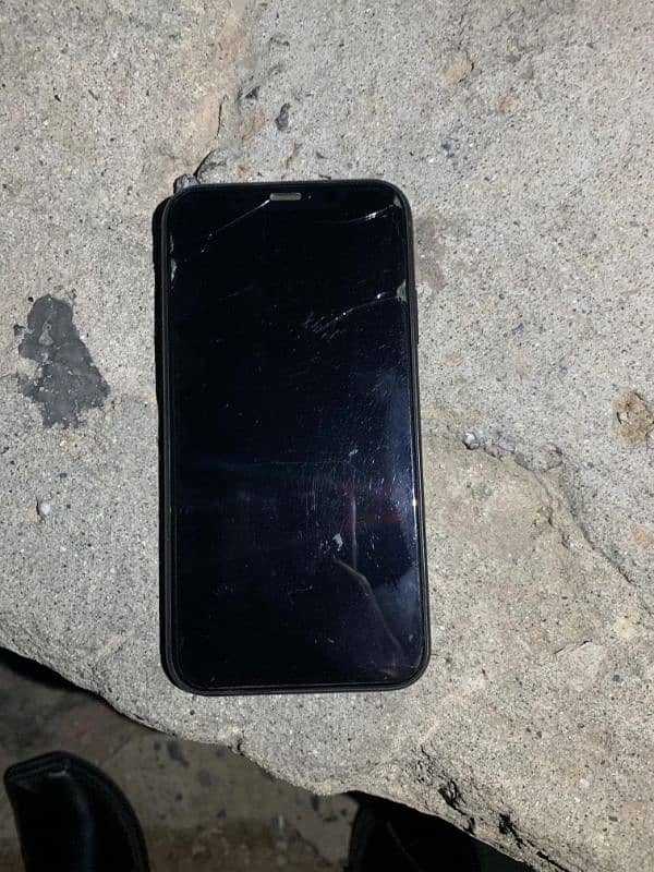iphone xr jv best condition orignal battery with orignal charge 0