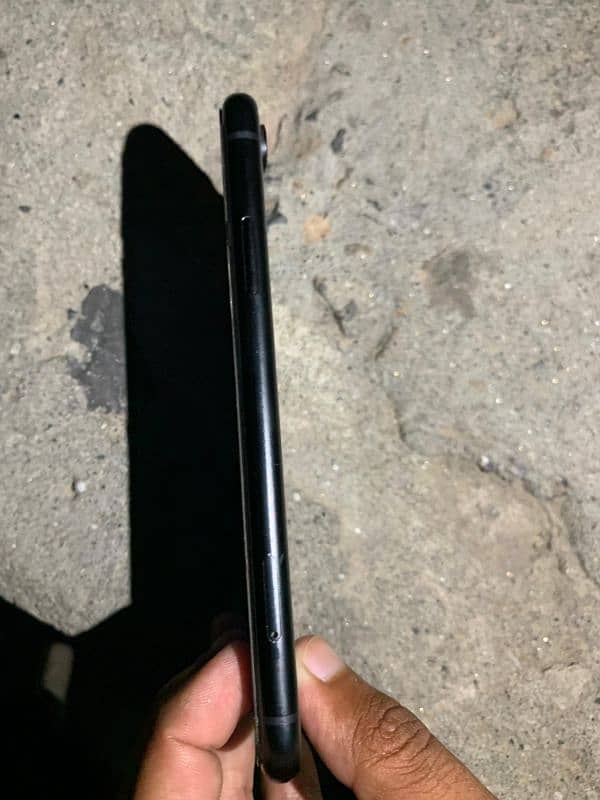 iphone xr jv best condition orignal battery with orignal charge 4