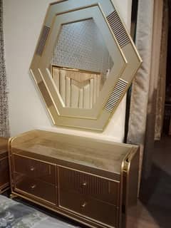 bed set 2site tables or dresing table