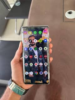 Docomo Aqous R6