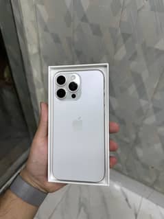 iPhone 15 pro max white