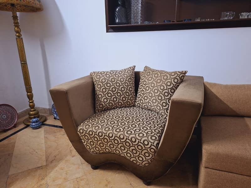 Sofa set neat and clean 1