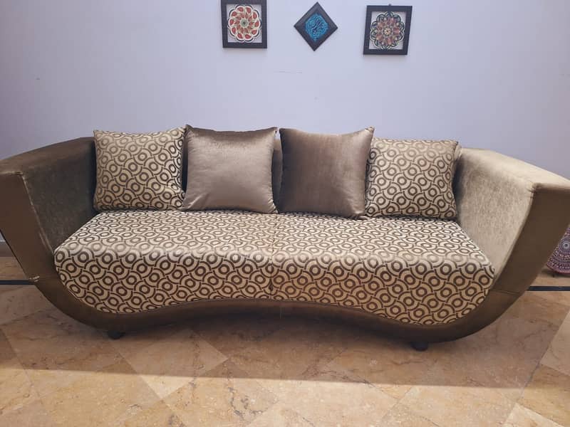 Sofa set neat and clean 2