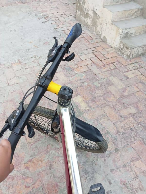Gears bicycle with disk break and showks 4