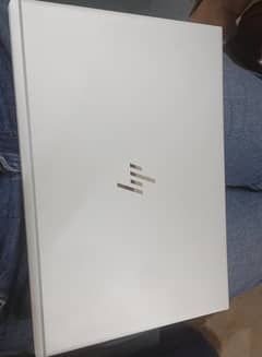 Processor; intel r core tm ram 8 gb SSD 512 gb