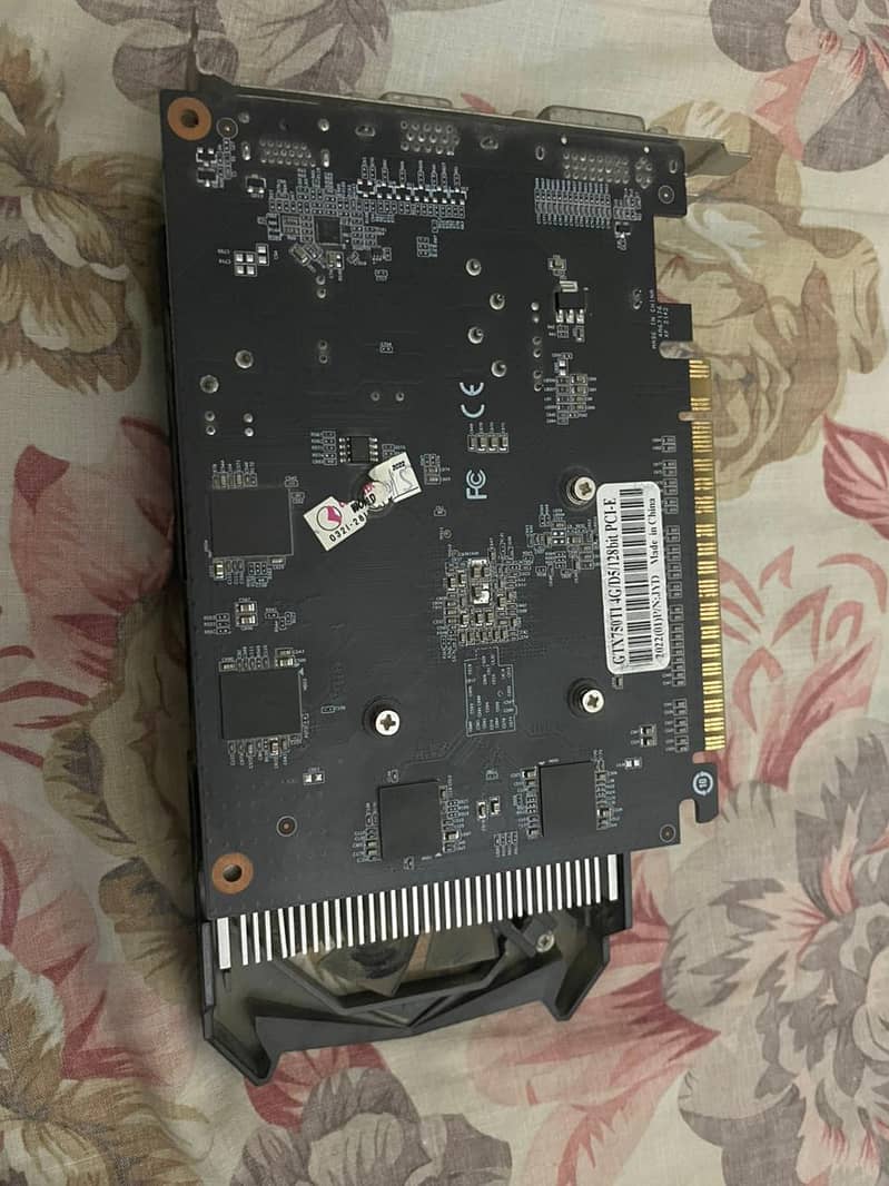 Nvidia GTX 750 TI DDR5 4 GB vram 3