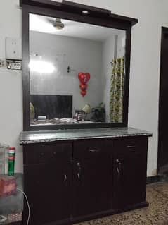 dressing table
