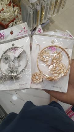 Jewellery set 1 Neckles, 1 Kara, 1 ring and 2 tops